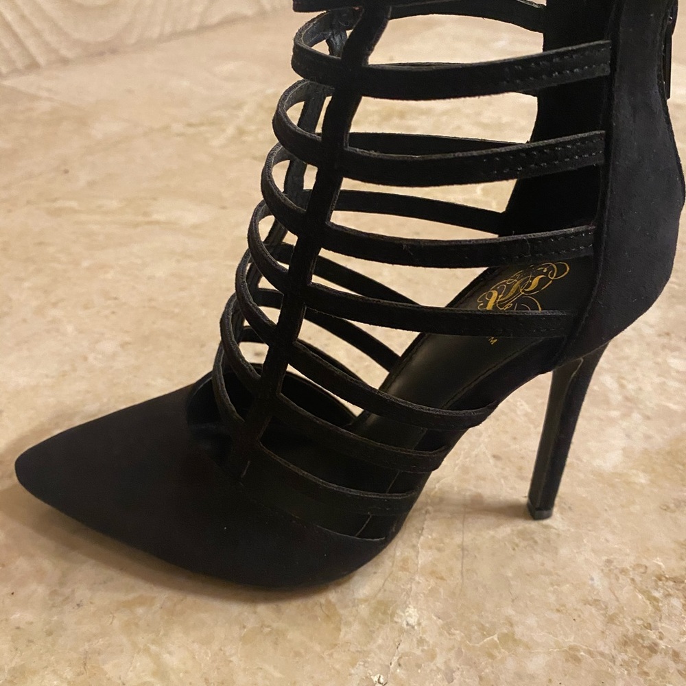 Simone Black heels-LAST ONE - Picture 4 of 9